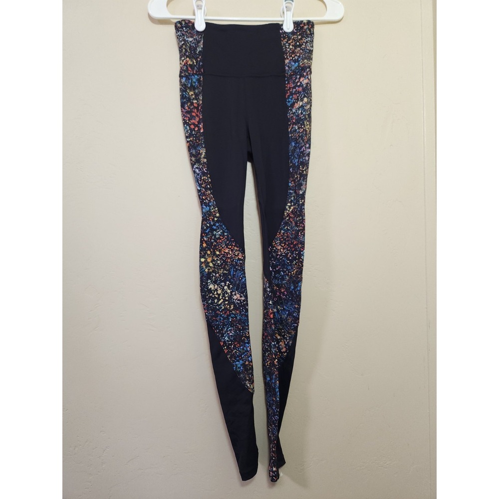 Lululemon Wake and Train‎ Tights Womens Size 4 Floral Pattern